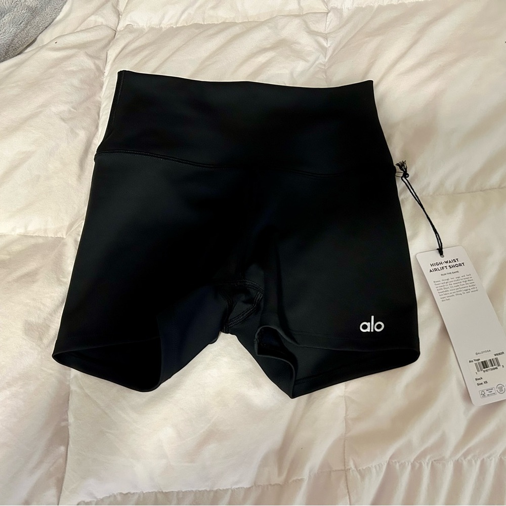 NWT Alo Airlift Shorts